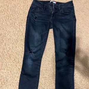 Women's size 4 Cabi skinny slightly deconstructed jeans